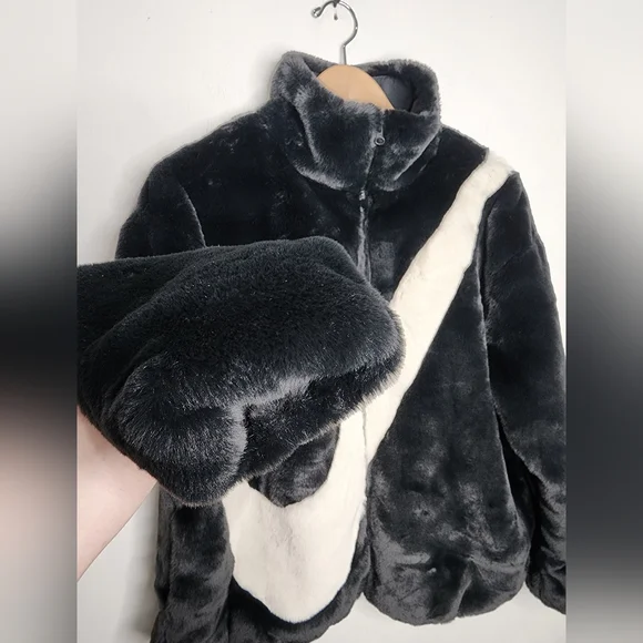 Nike Sportswear Faux Fur Jacket Black Full Zip Women’s Medium - Picture 16 of 16